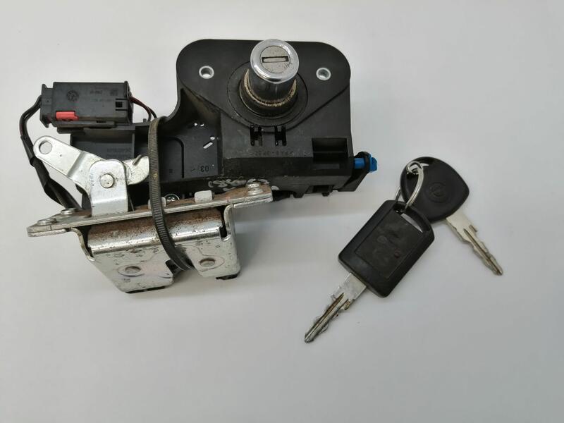 Serrure de coffre OPEL MERIVA COSMO Diesel - 1