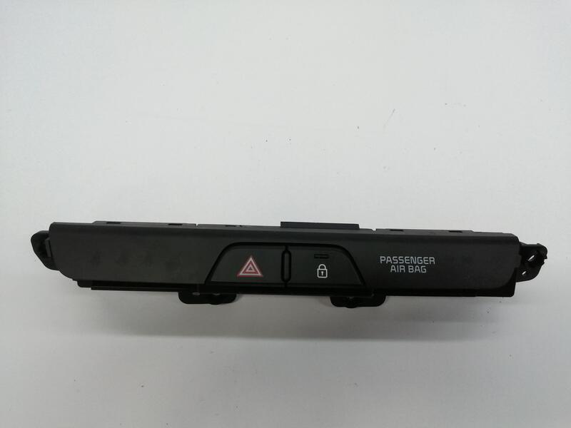 Bouton de warning KIA STONIC (YBCUV) BLACK EDITION  - 1
