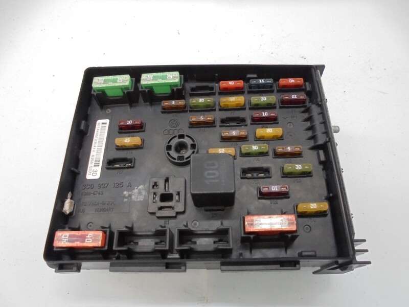 Boitier servitude moteur (BSM) AUDI Q3 (8UG) DESIGN  - 1