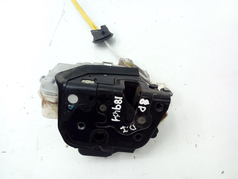 Serrure avant gauche AUDI A3 2.0 TDI 16V  - 1