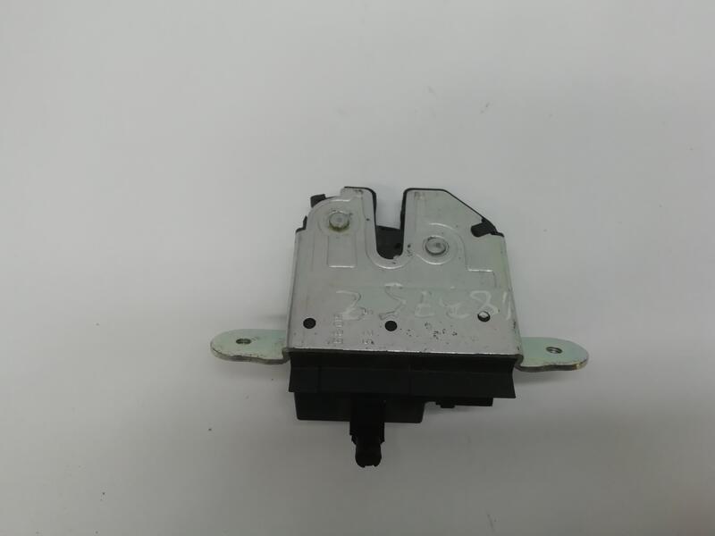 Serrure de coffre OPEL ASTRA K 1.6 CDTI  - 1