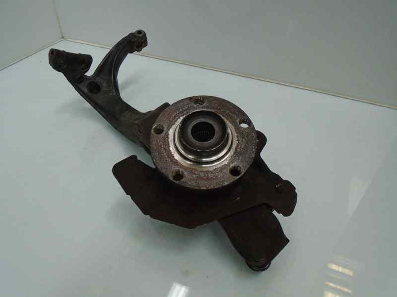 Fusee avant gauche AUDI A4 BERLINA (B5) 1.9 TDI Diesel - 1