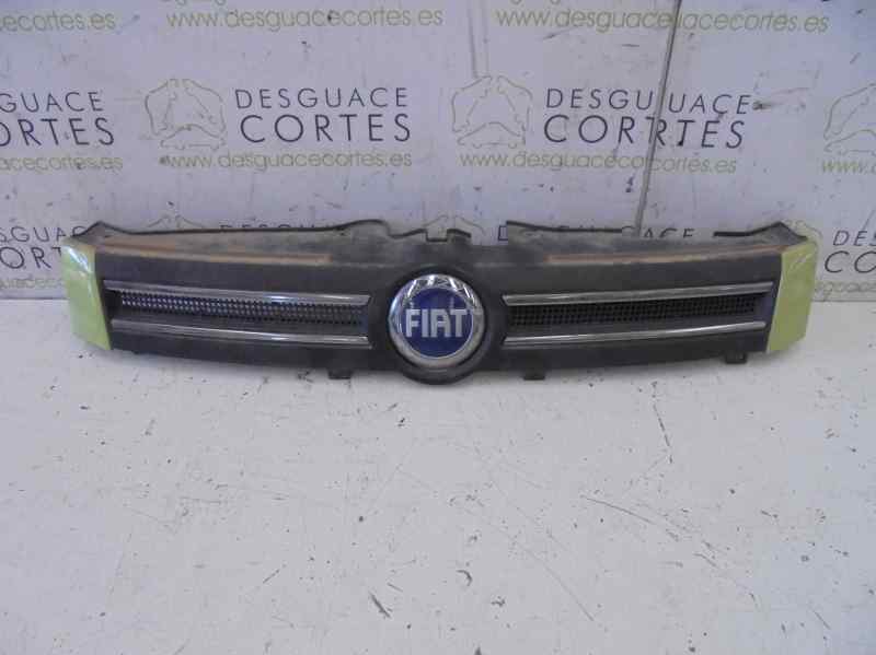 Calandre FIAT PANDA 1.2 Essence - 1