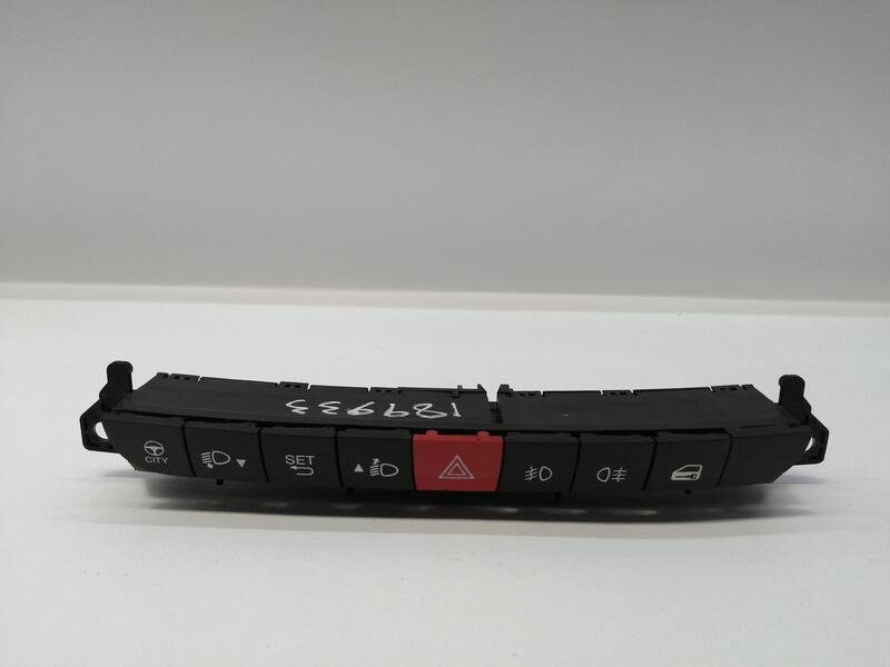 Bouton de warning FIAT 500L 1.3 D MULTIJET  - 1