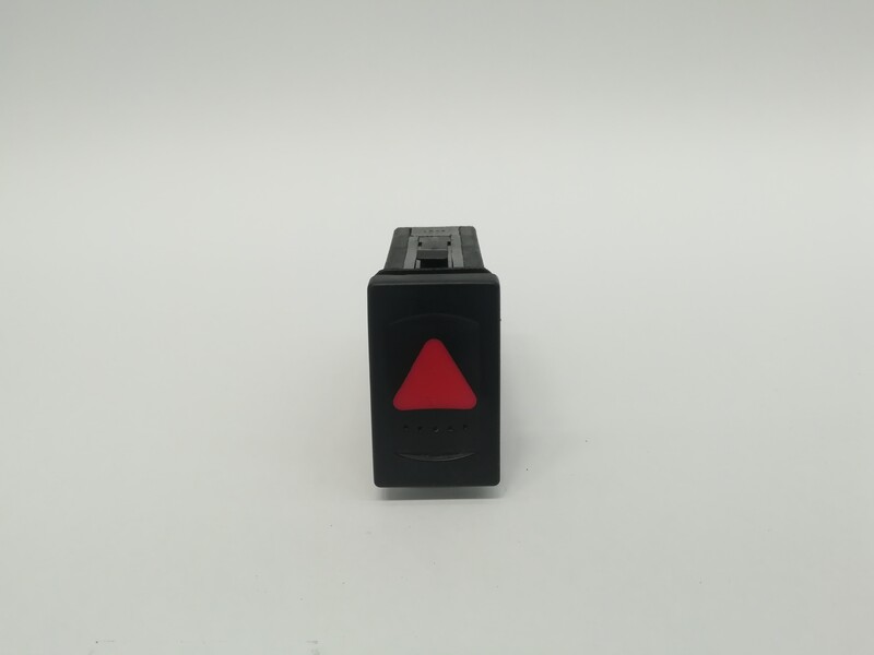 Bouton de warning VOLKSWAGEN PASSAT VARIANT (3B5) COMFORTLINE Diesel - 1