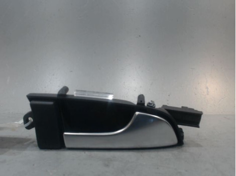 Poignee interieur avant droit AUDI A3 Diesel - 1