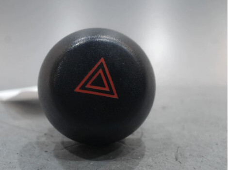 Bouton de warning TOYOTA RAV4 Diesel - 1