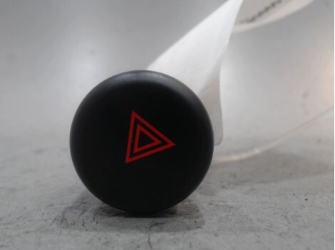 Bouton de warning NISSAN JUKE Diesel - 1