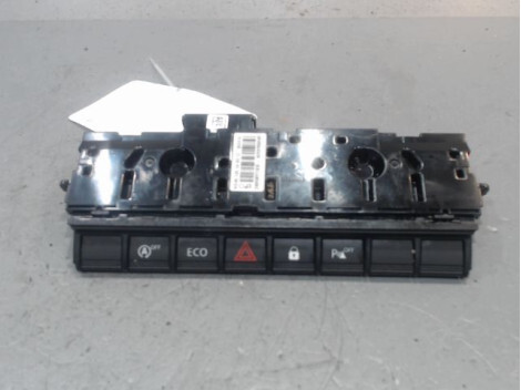 Bouton de warning DACIA DUSTER Essence - 1