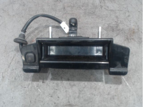 Poignee porte coffre SUZUKI IGNIS  - 1