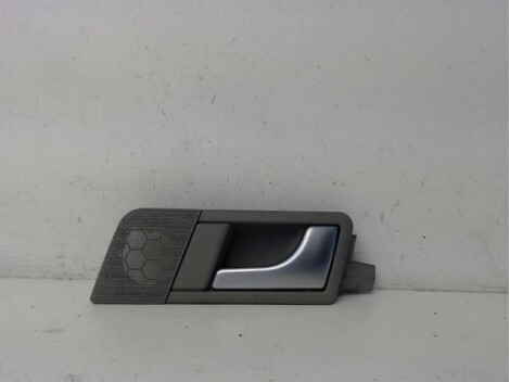 Poignee interieur arriere droit AUDI A2 Essence - 1
