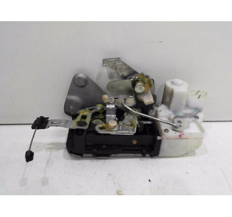 Serrure avant droit VOLKSWAGEN FOX Essence - 1