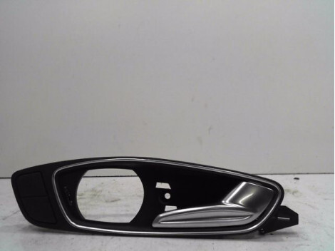 Poignee interieur avant droit AUDI A1 Diesel - 1