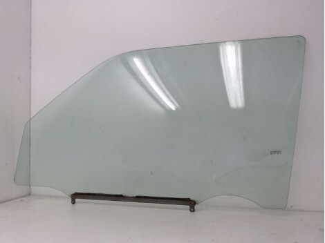 Vitre avant gauche SUZUKI SWIFT Essence - 1