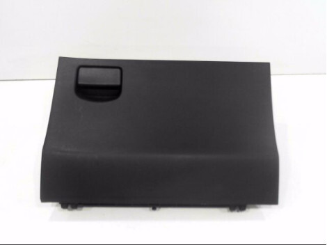 Boite a gants TOYOTA YARIS Diesel - 1