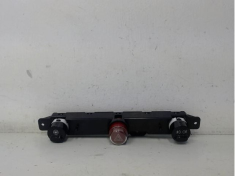 Bouton de warning FIAT 500 Essence - 1