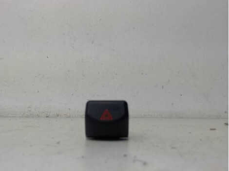 Bouton de warning NISSAN MICRA Essence - 1