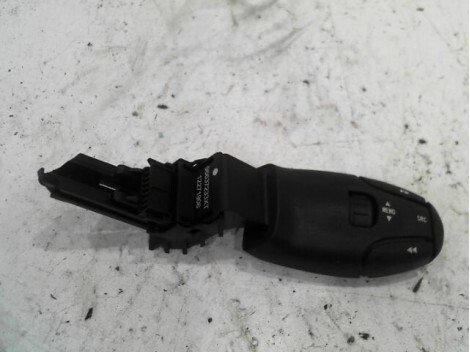 Commande autoradio PEUGEOT 208 Diesel - 1