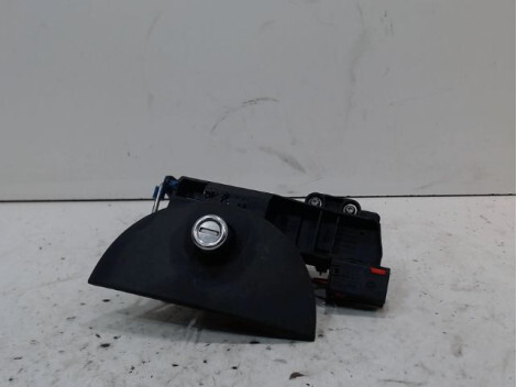 Poignee porte coffre OPEL CORSA Diesel - 1
