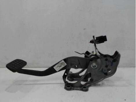 Pedale de frein TOYOTA YARIS  - 1