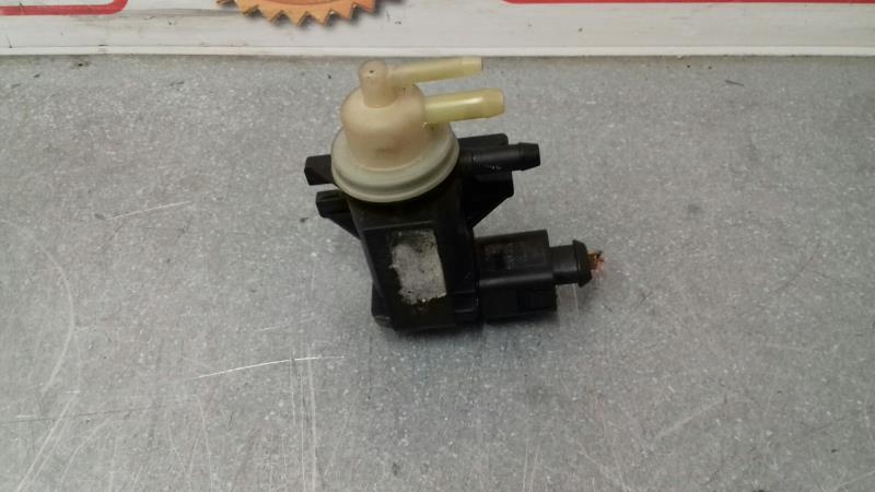 Electrovanne pompe à injection SKODA SUPERB COMBI (3T5) Comfort Diesel - 1