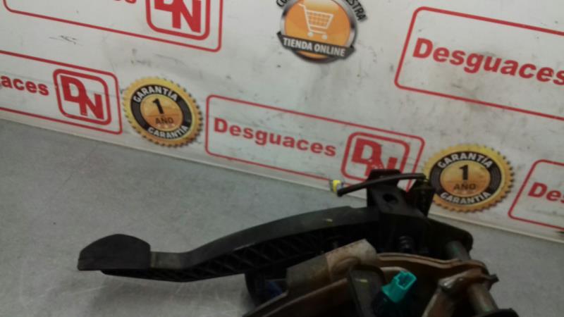 Pedale della frizione PEUGEOT 407 SW Premium Diésel - 1