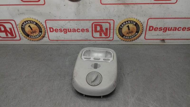 Eclairage de plafonnier PEUGEOT 407 SW Premium Diesel - 1