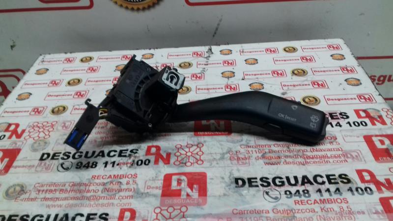 Commodo d'essuie glaces VOLKSWAGEN GOLF V BERLINA (1K1) Highline Diesel - 1