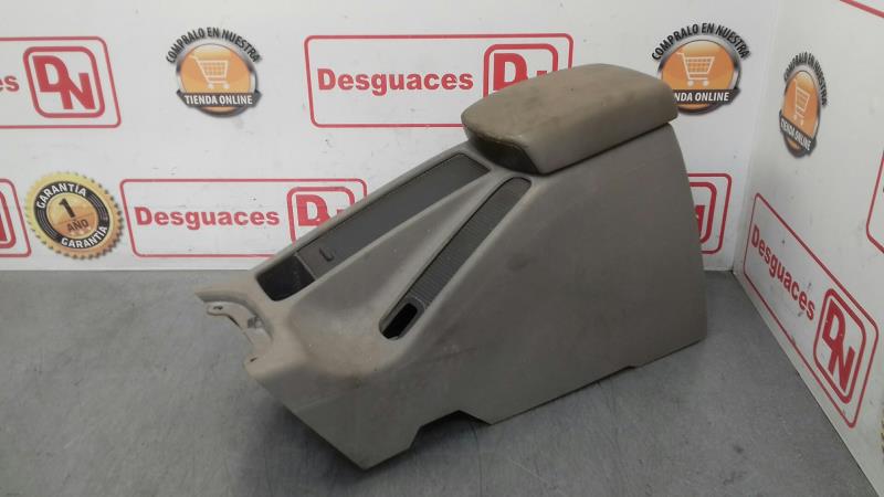 Accoudoir VOLVO V40 FAMILIAR 1.8i Essence - 1