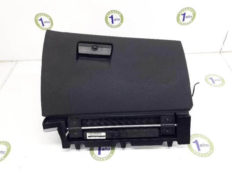 Boite a gants BMW X3 2.0 16V D  - 1