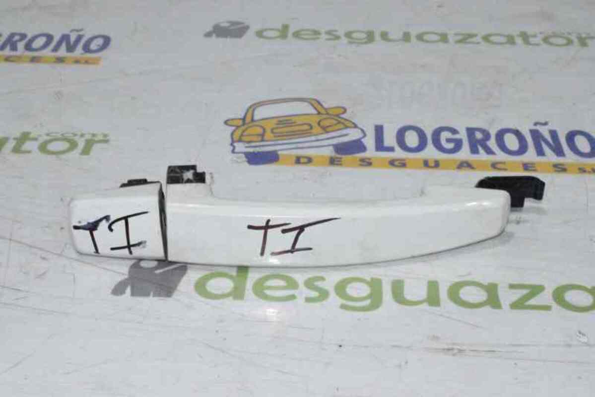Maniglia portiera anteriore sinistra OPEL INSIGNIA BERLINA SPORT 4X4  - 1