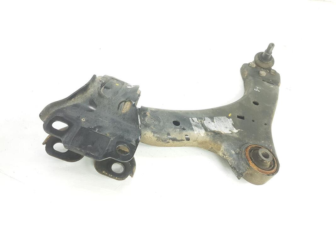 Triangolo superiore anteriore sinistro VOLVO V60 FAMILIAR KINETIC  - 1