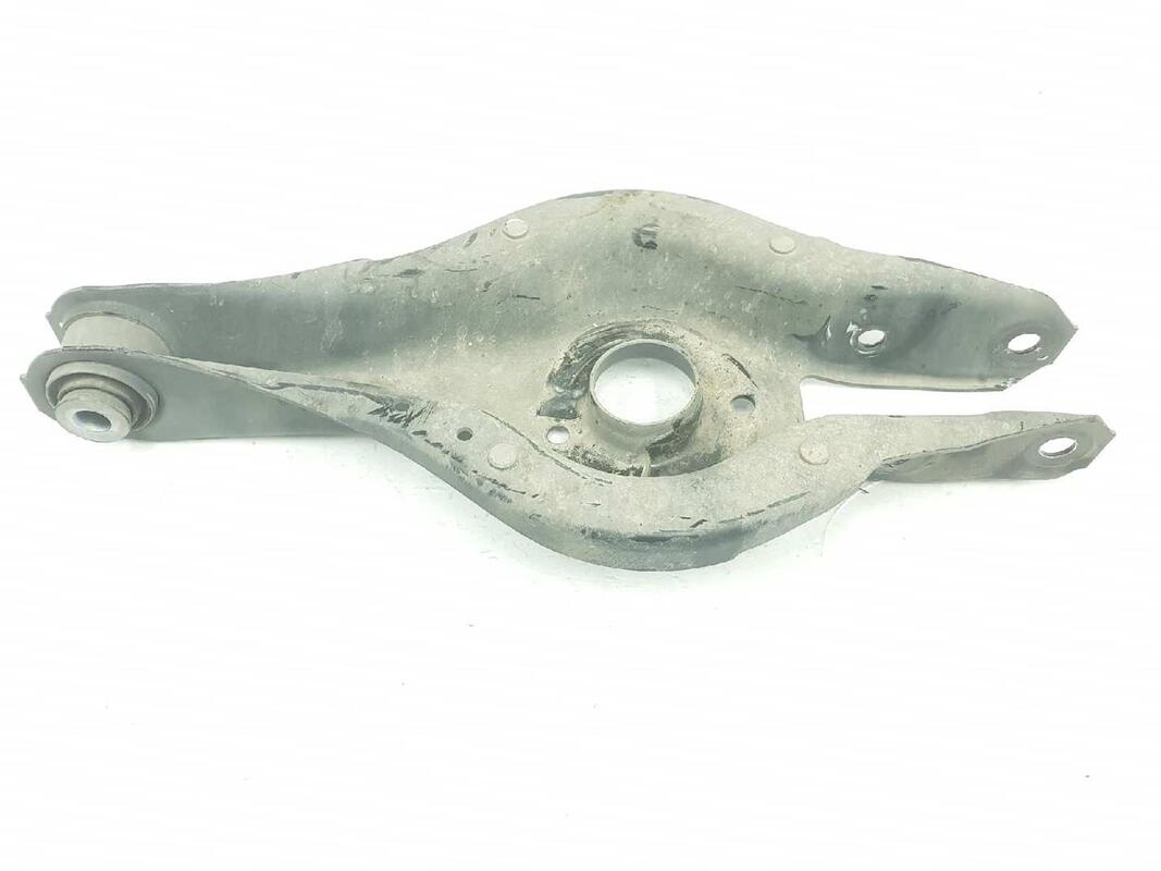 Triangolo inferiore posteriore destro BMW SERIE 1 LIM. 2.0 TURBODIESEL  - 1