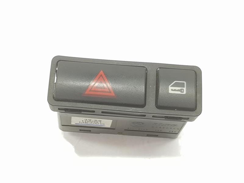 Bouton de warning BMW SERIE 3 COUPE 2.8 24V Essence - 1