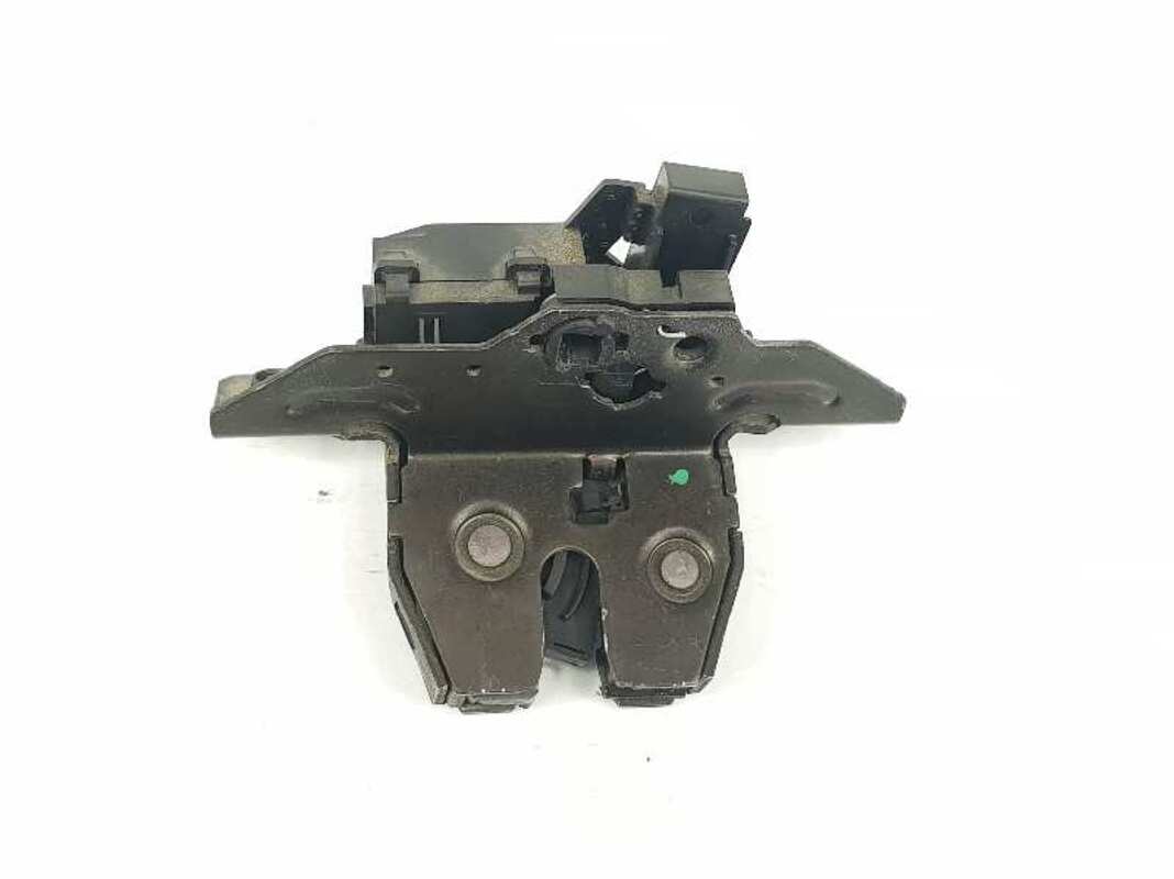 Serrure de coffre OPEL ASTRA J LIM. 1.7 16V CDTI  - 1