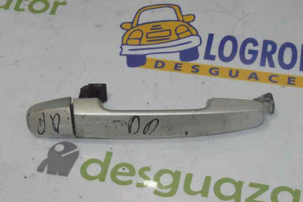 Maniglia portiera anteriore destra TOYOTA COROLLA VERSO 2.0 TURBODIESEL  - 1