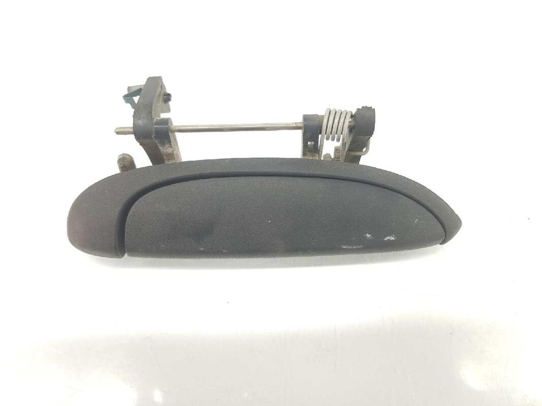 Poignee porte avant droit RENAULT CLIO II FASE I 1.2 Essence - 1