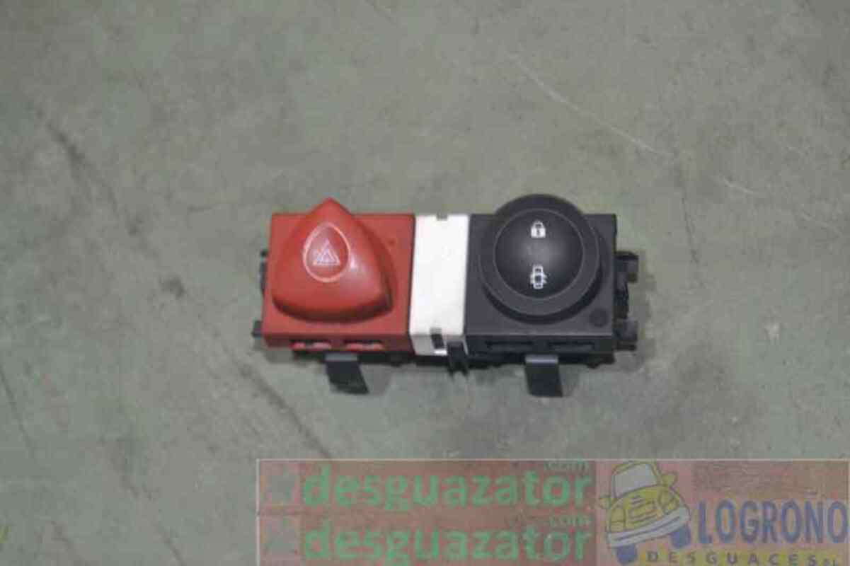 Bouton de warning RENAULT MEGANE II BERLINA 5P 1.5 DCI D  - 1