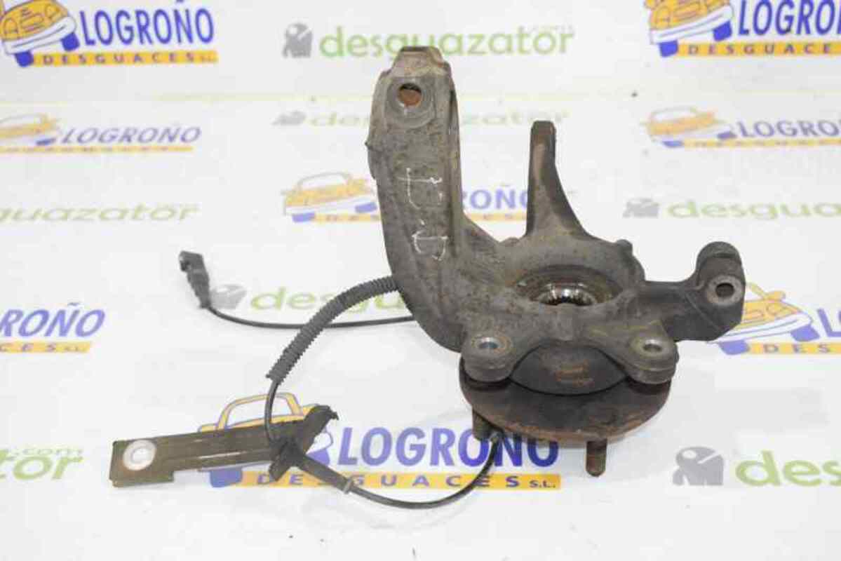 Fusee avant droit FORD FIESTA 1.4 16V Essence - 1