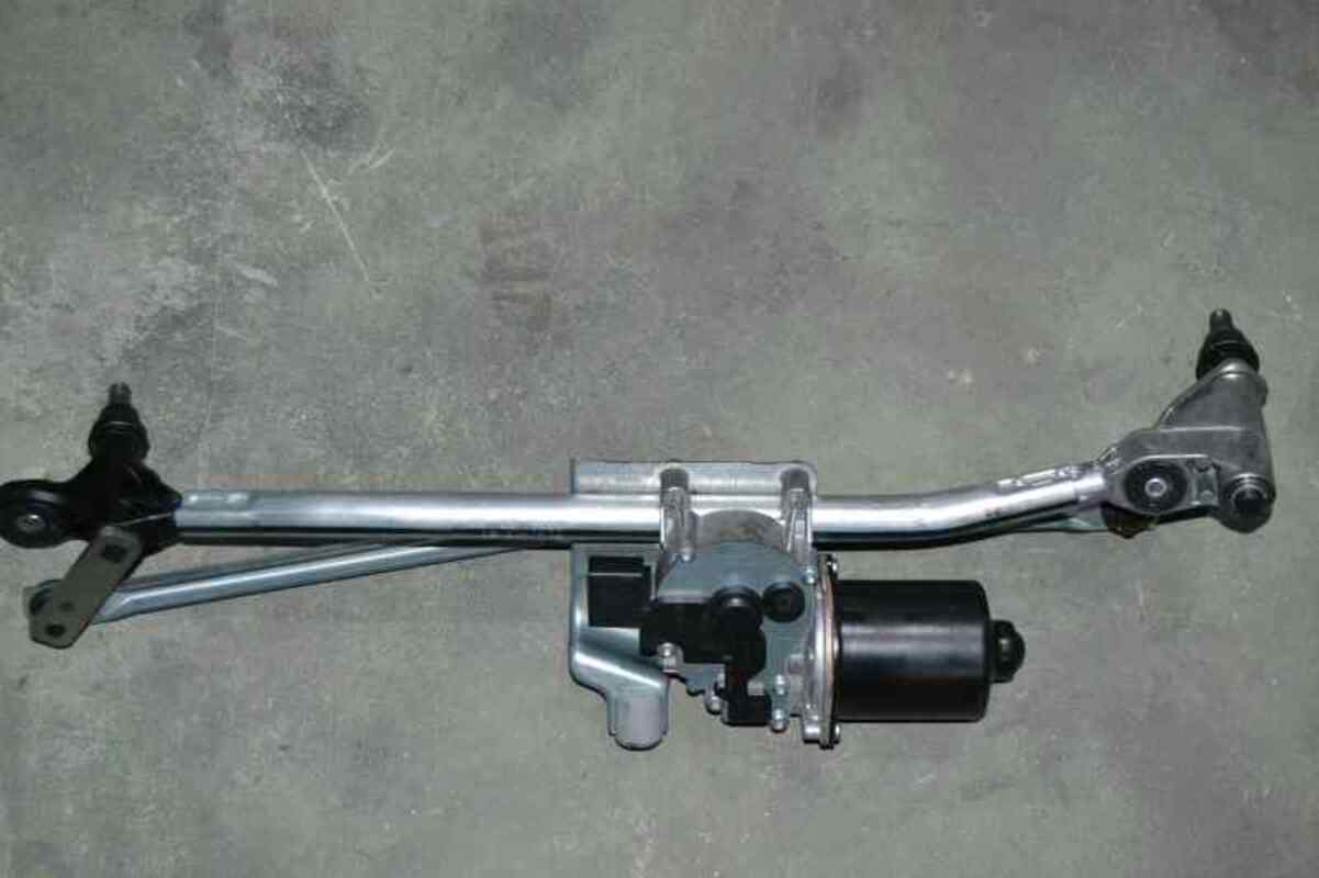Motore tergicristallo anteriore BMW SERIE 1 BERLINA E81E87 118D  - 1