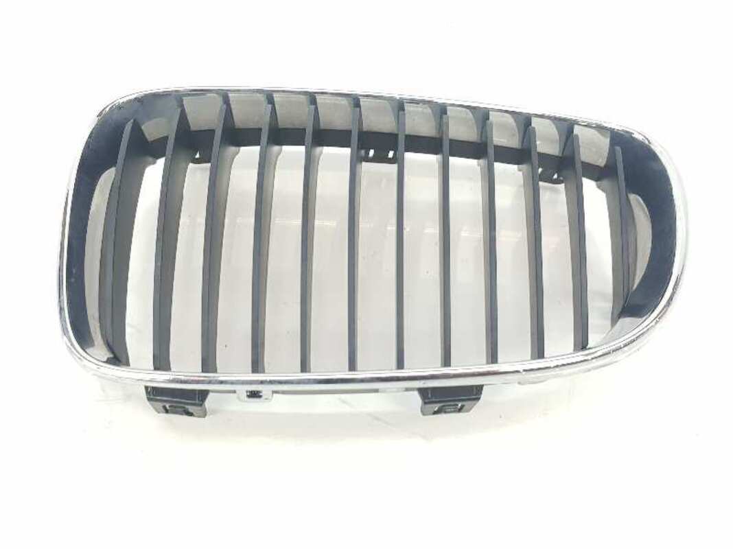 Griglia calandra sinistra BMW SERIE 1 BERLINA 2.0 TURBODIESEL  - 1