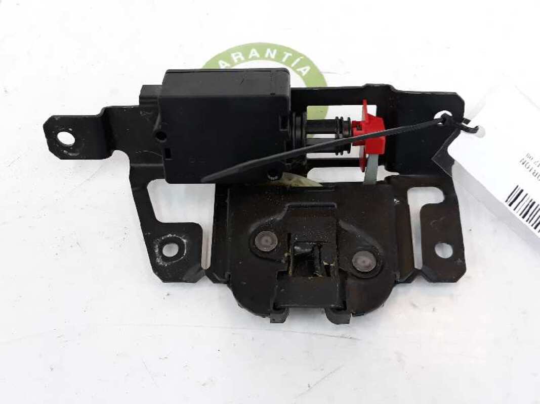 Serrure de coffre BMW SERIE X3 E83 2.0D  - 1