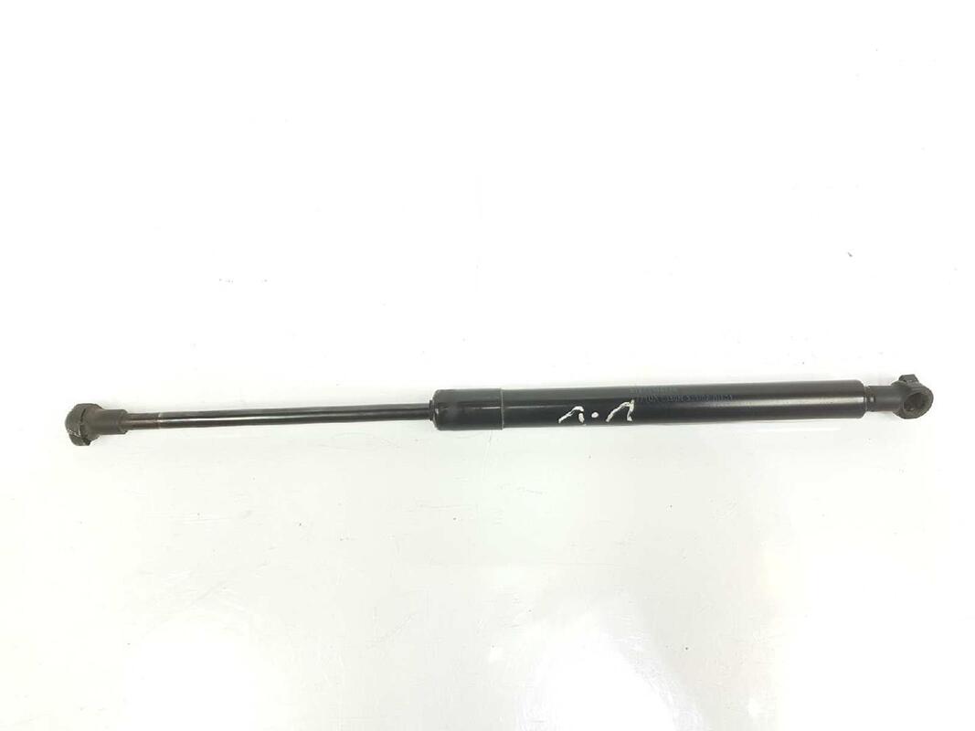 Verin de capot BMW SERIE 1 BERLINA E81E87 123D  - 1