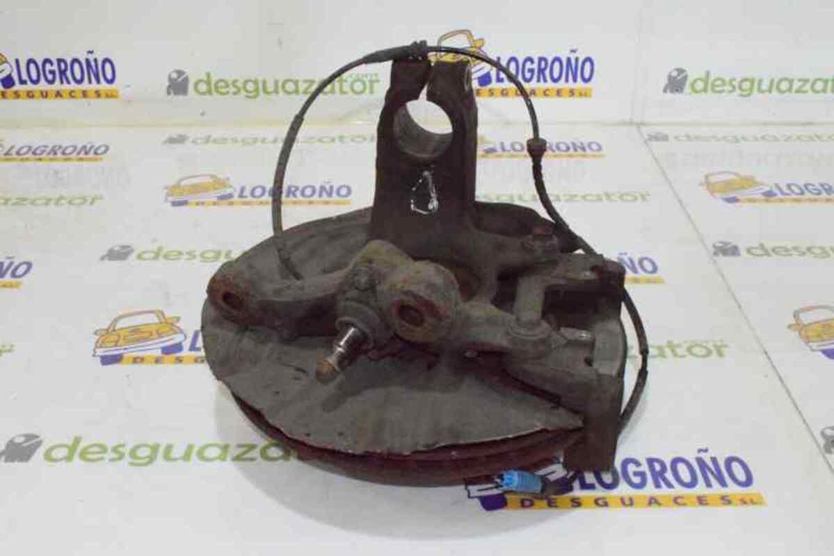 Fusee avant droit BMW X3 2.0 16V D  - 1