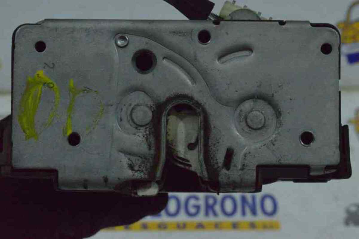 Serratura anteriore destra OPEL CORSA D 1.2 Gasolina - 1