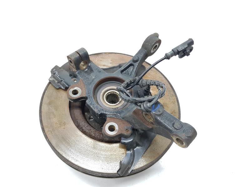 Fusee avant gauche FIAT 500 L 1.4 Essence - 1