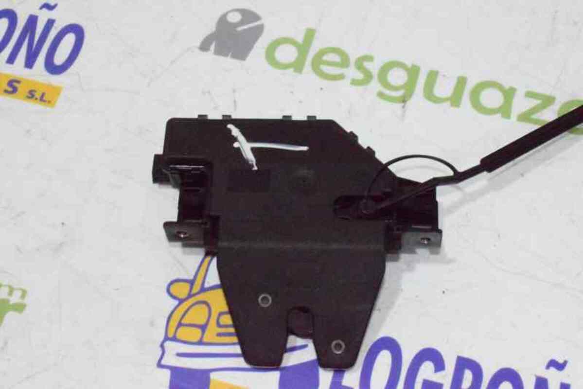 Serrure de coffre BMW SERIE 3 BERLINA E46 320D  - 1