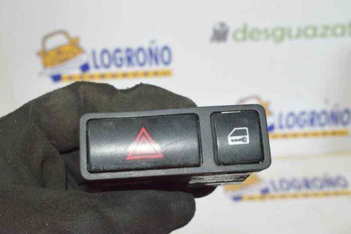 Bouton de warning BMW SERIE Z4 ROADSTER E85 25 Essence - 1