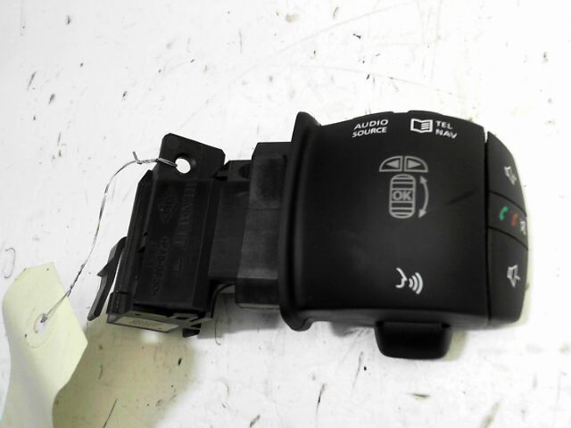 Commande autoradio RENAULT MEGANE Diesel - 1