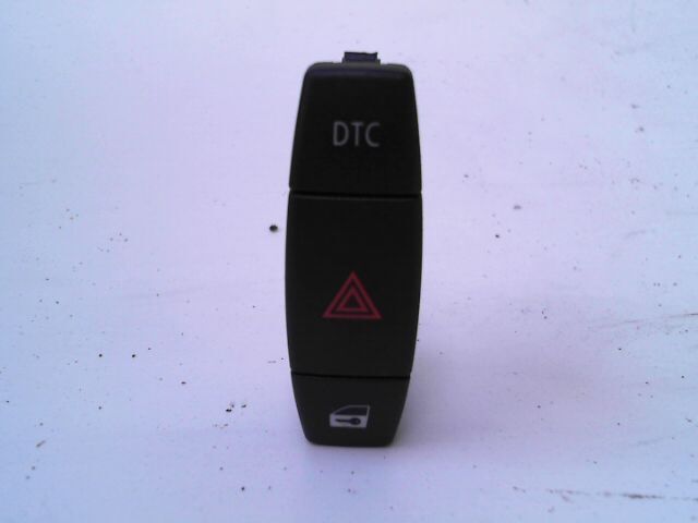 Bouton de warning BMW SERIE 1 120d Diesel - 1